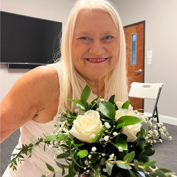 Meet your Posher, Deniece - Picture 3 of 3